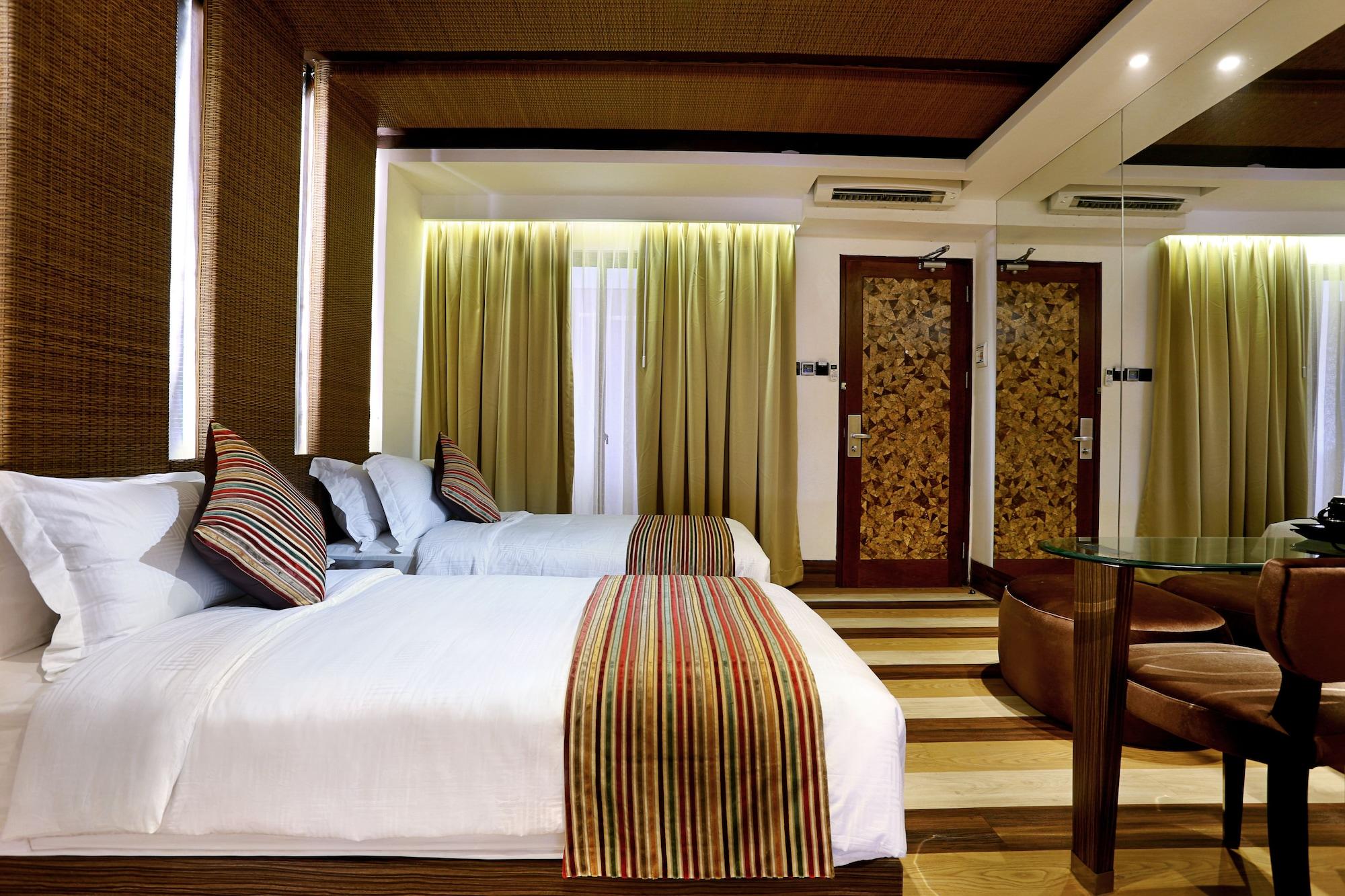 Mega Boutique Hotel Kuta Lombok Exterior foto